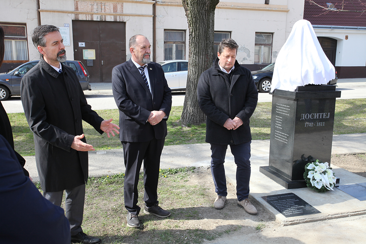 Srbi u Slovačkoj otkrivaju spomenik Dositeju Obradoviću