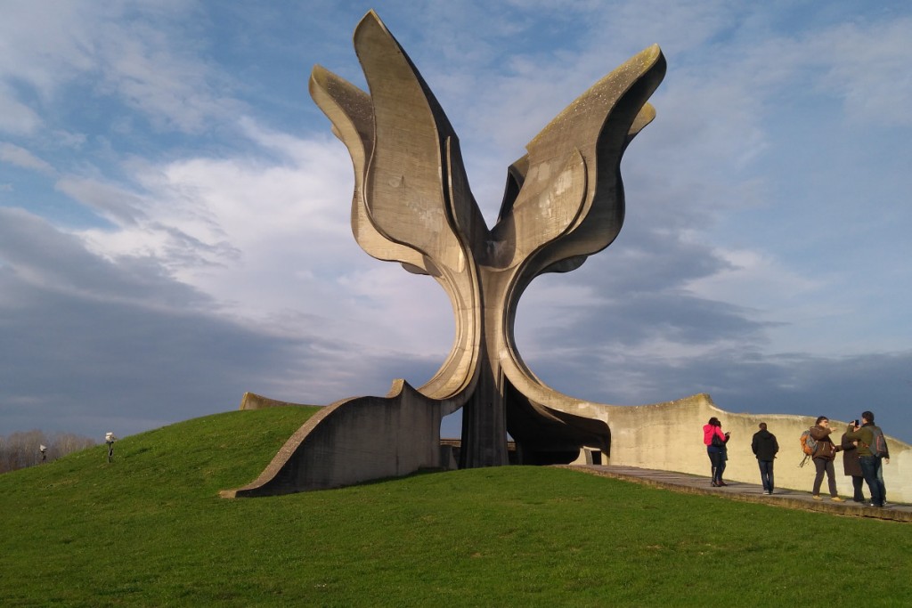 Spomenik žrtvama ustaškog logora u Jasenovcu