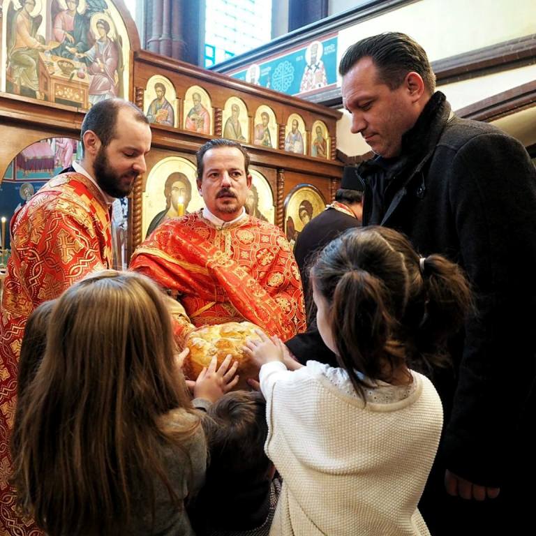 Srbi i sveštnici u crkvi Svetog-Save u Berlinu